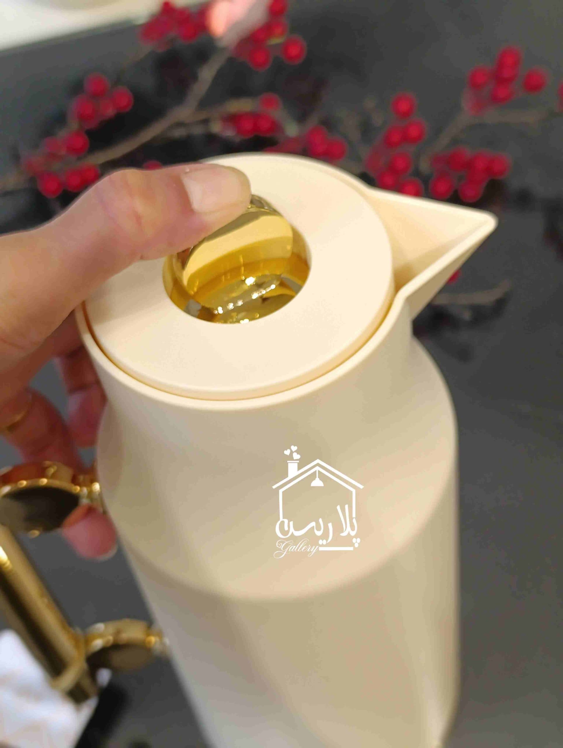 فلاسک مدرن دسته آکرولیک طلایی 36214 — تصویر ۶