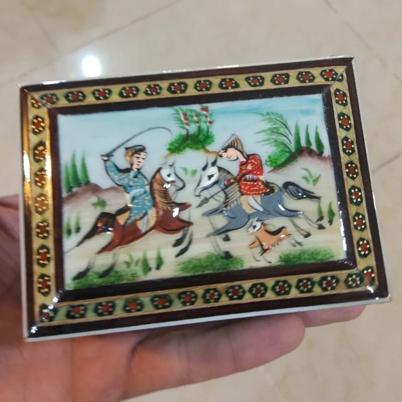 جعبه جواهرات خاتم و نقاشی مینیاتور برجسته — تصویر ۲