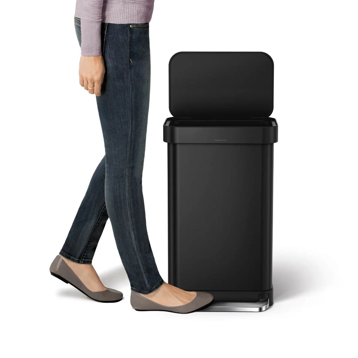 سطل زباله پدالی 45 لیتر مشکی مات سیمپل هیومن simplehuman Matte Black Rectangular Pedal Bin with Liner Pocket, 45 L — تصویر ۲