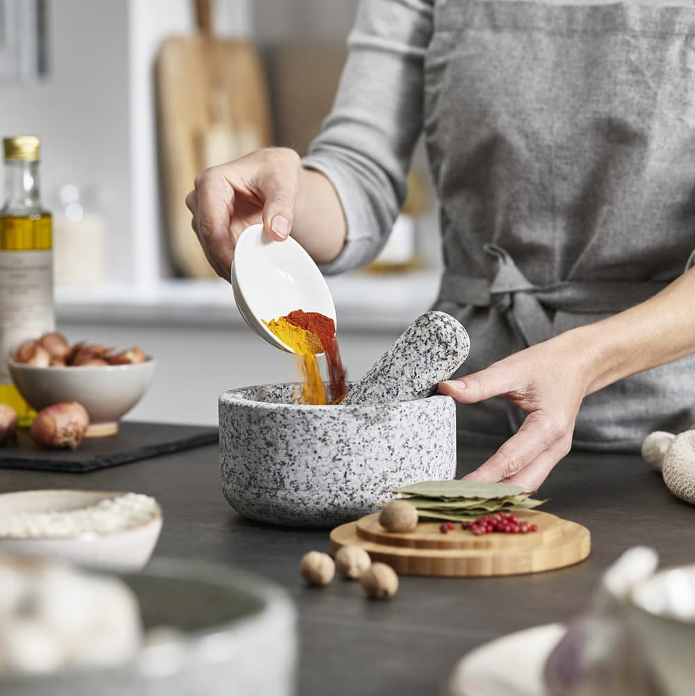 هاون سنگ گرانیت با درب بامبو جوزف جوزف Joseph Joseph Dash Pestle & Mortar with Bamboo Lid — تصویر ۳