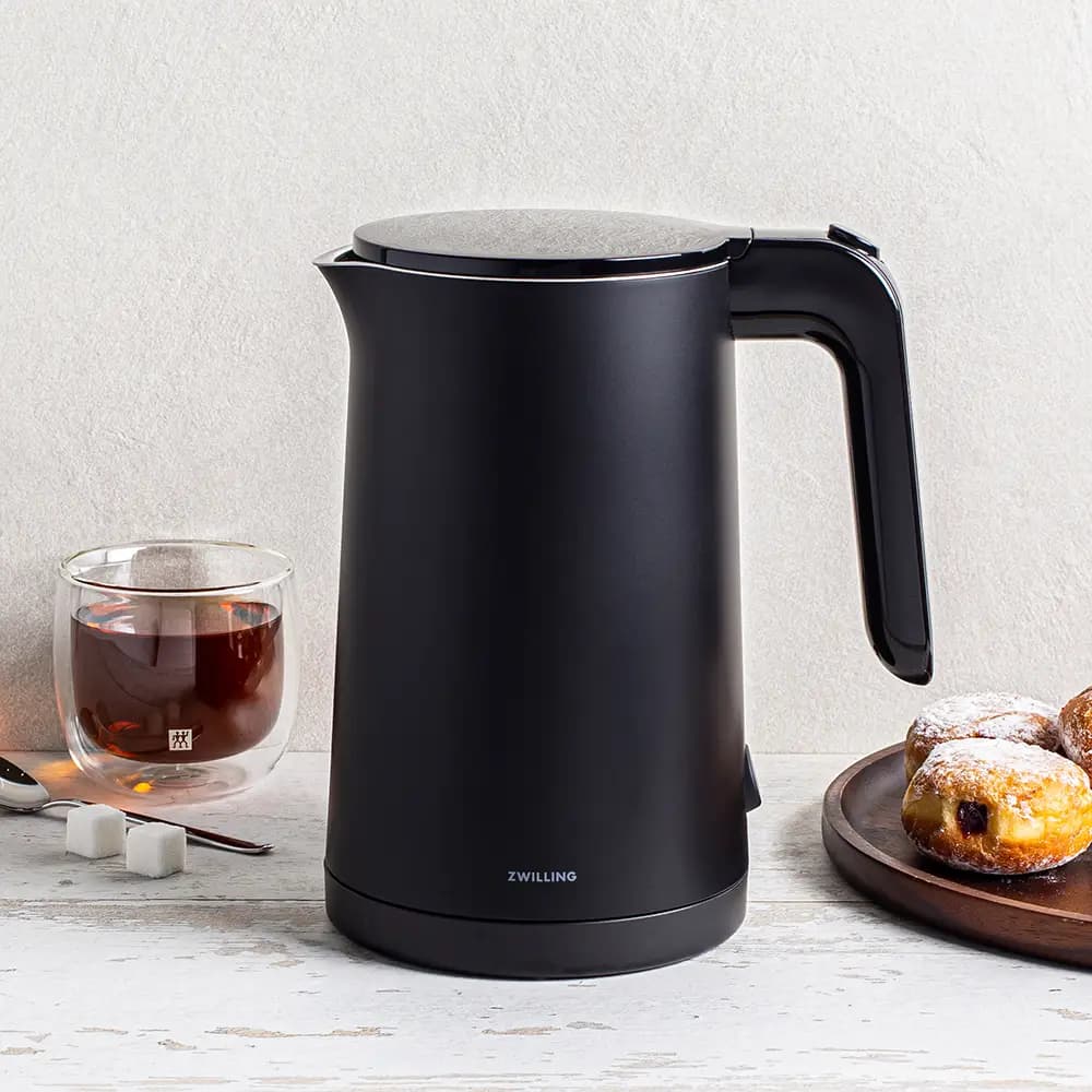 کتری برقی زولینگ مدل کول تاچ 1/5 لیتر مشکی ZWILLING ENFINIGY 1.5 l, Cool Touch Kettle black