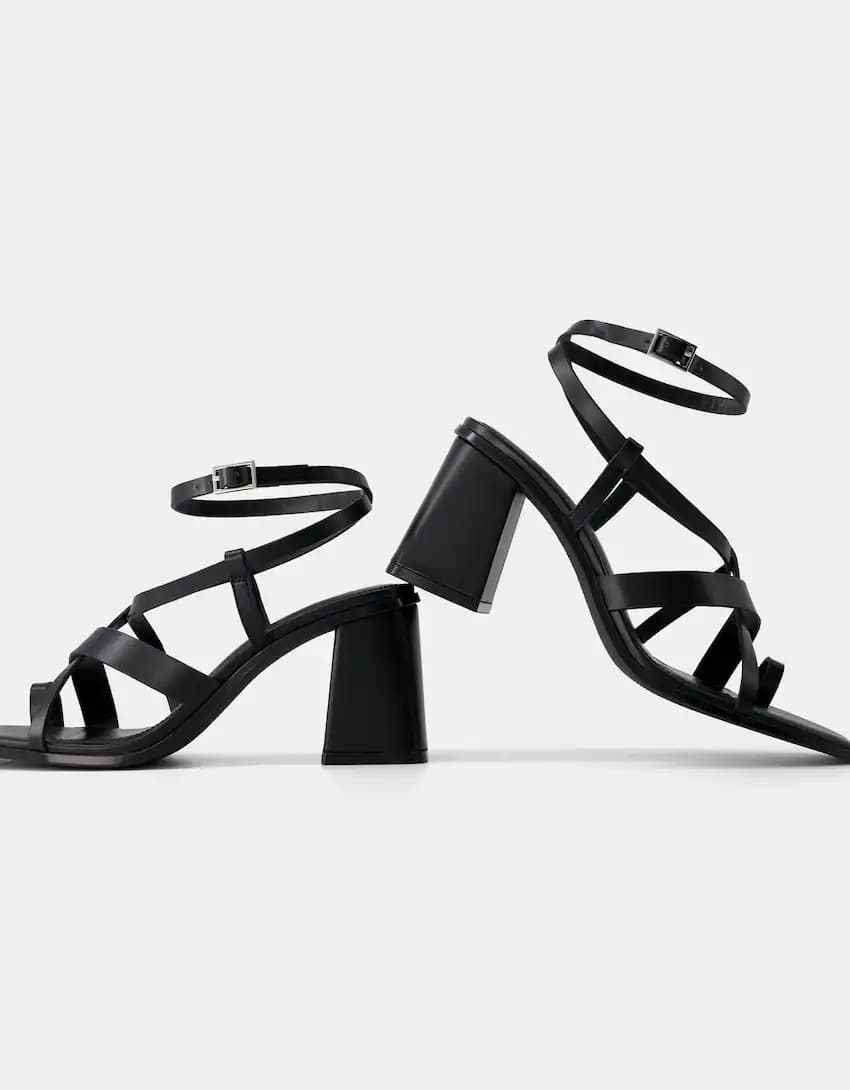 کفش پاشنه بلند برشکا مدل Block High-Heel Sandals With Straps — تصویر ۲