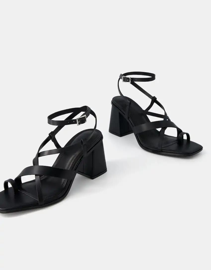 کفش پاشنه بلند برشکا مدل Block High-Heel Sandals With Straps — تصویر ۴