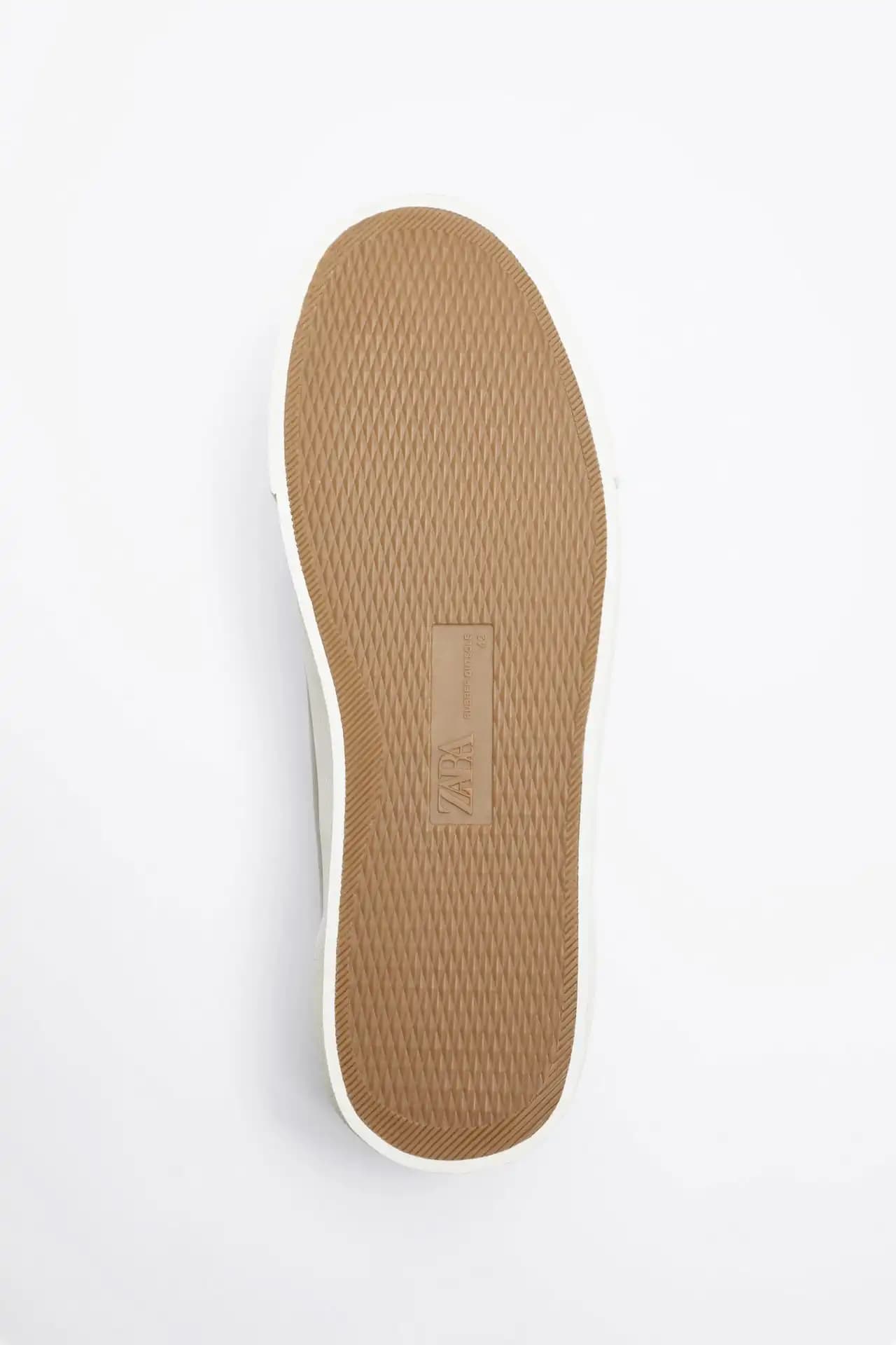 کفش اورجینال Zara مدل Minimalist Lace-Up Trainers — تصویر ۳