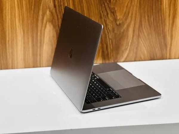 مک بوک پرو اپل APPLE MACBOOK PRO 2019 A1990 | i9 9880 H | 32 GB DDR4 | 1TR SSD | 4GB AMD RADEON VEGA 16 | 15.4 3K — تصویر ۶