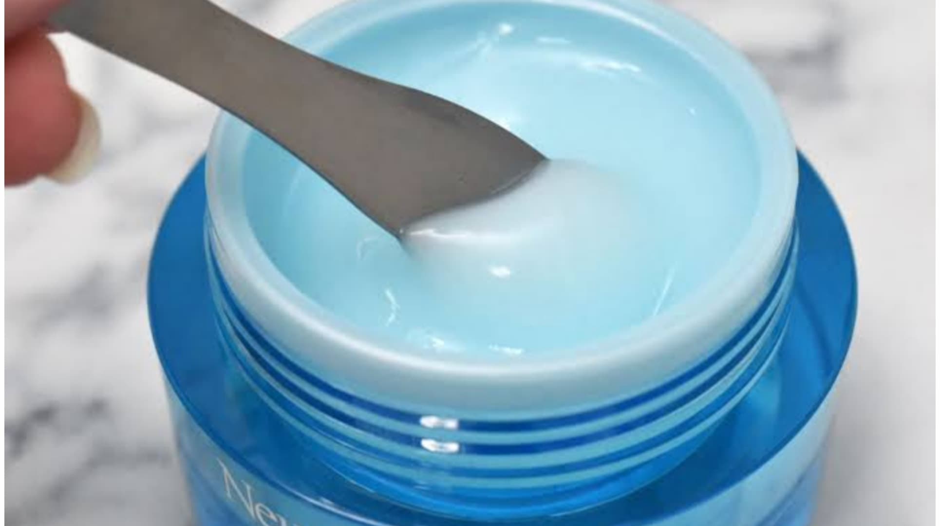 واتر ژل آبرسان مدل هیدرو بوست نوتروژینا NEUTROGENA — تصویر ۴