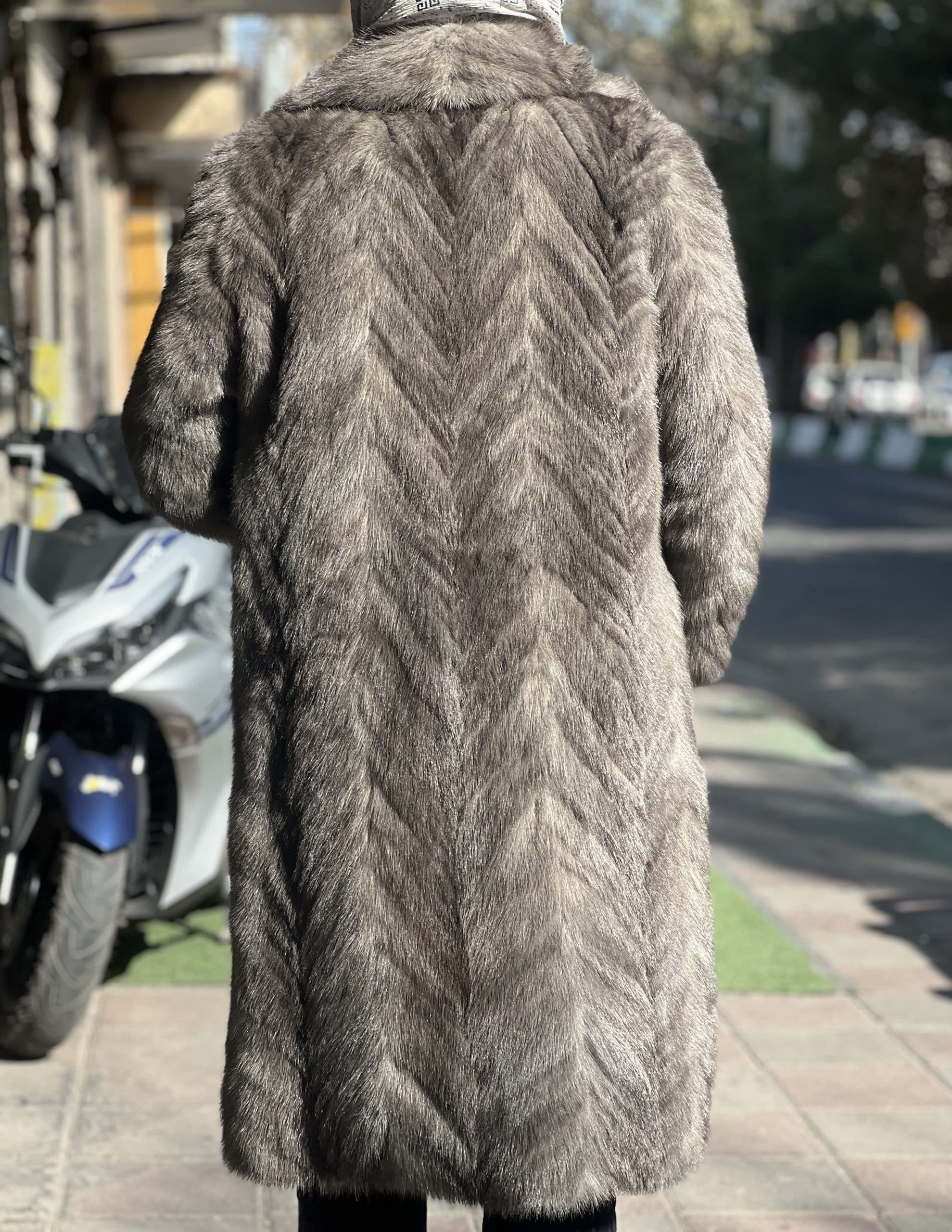 پالتو پوست طبیعی گرگ کد 15 — تصویر ۳