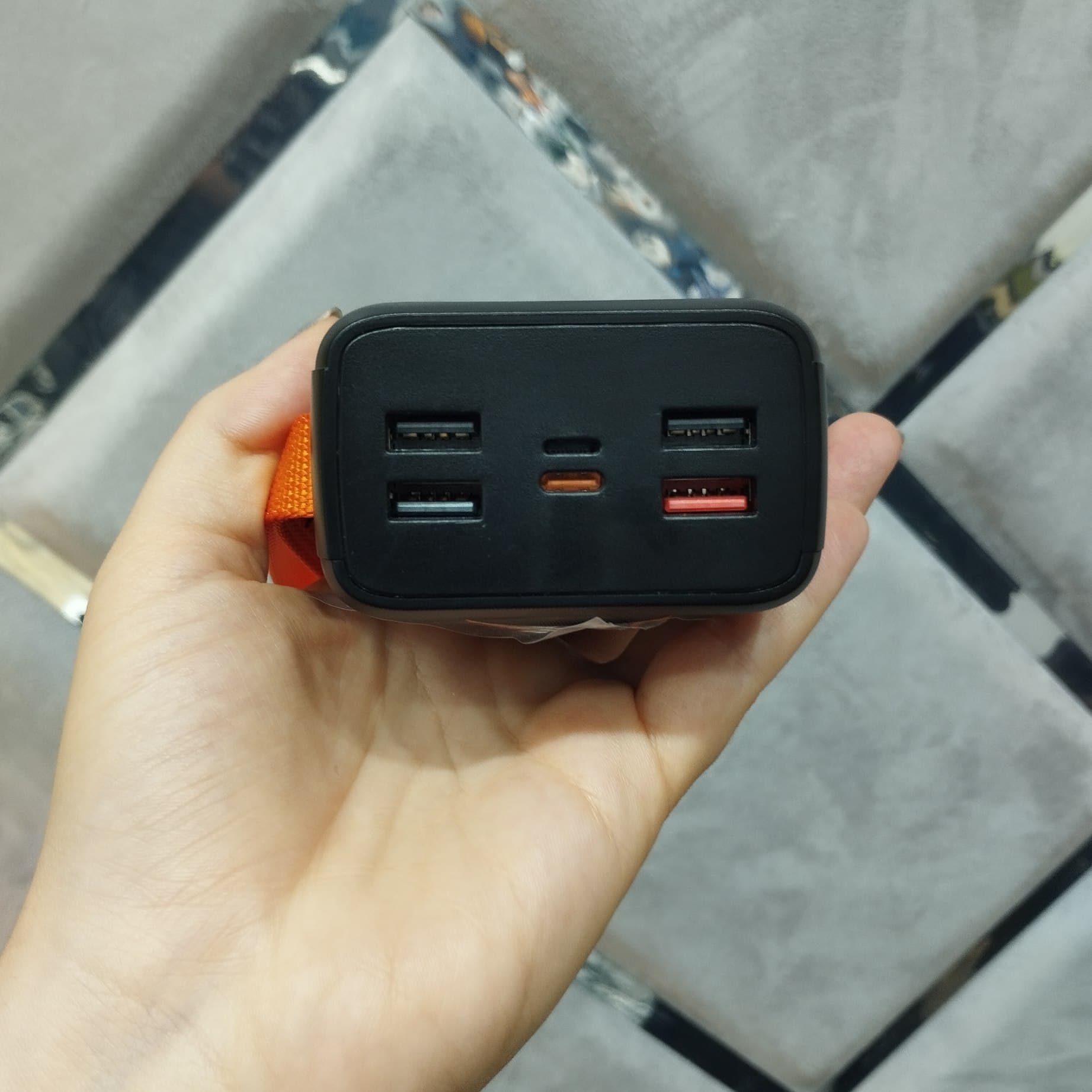 پاوربانک فستشارژ ۳۰۰۰۰ برند DOOC مدل DPB-859 — تصویر ۴