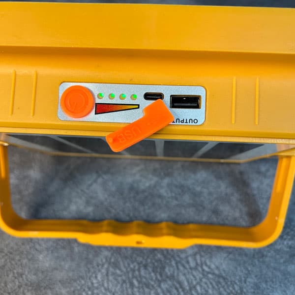 پروژکتور و پاوربانک شارژی خورشیدی اسمال سان مدل solar LED light SL D8 — تصویر ۶