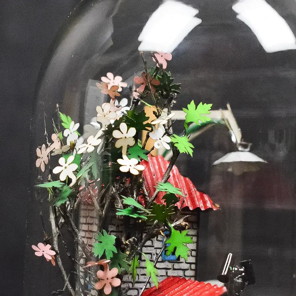 حباب دکوری چراغدار طرح خانه آسیابدار فصل بهار مدل ۰۴۱ — تصویر ۵