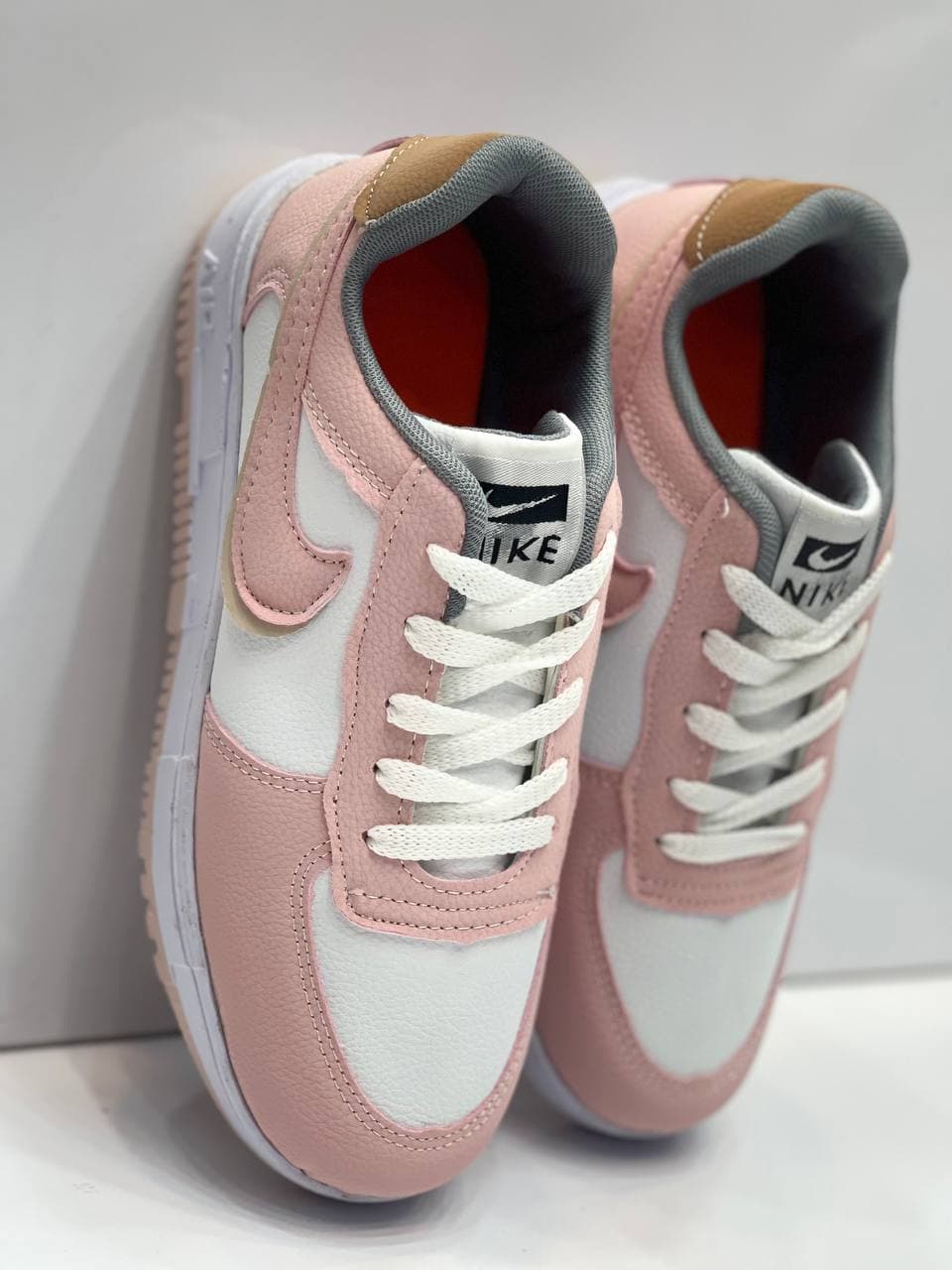 کتونی دخترونه طرح نایک ایر NIKE AIR صورتی — تصویر ۳