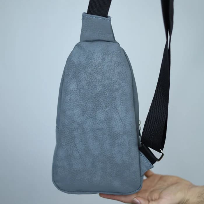 کیف بادی بگ چرم مخملی ساده دودی — تصویر ۶