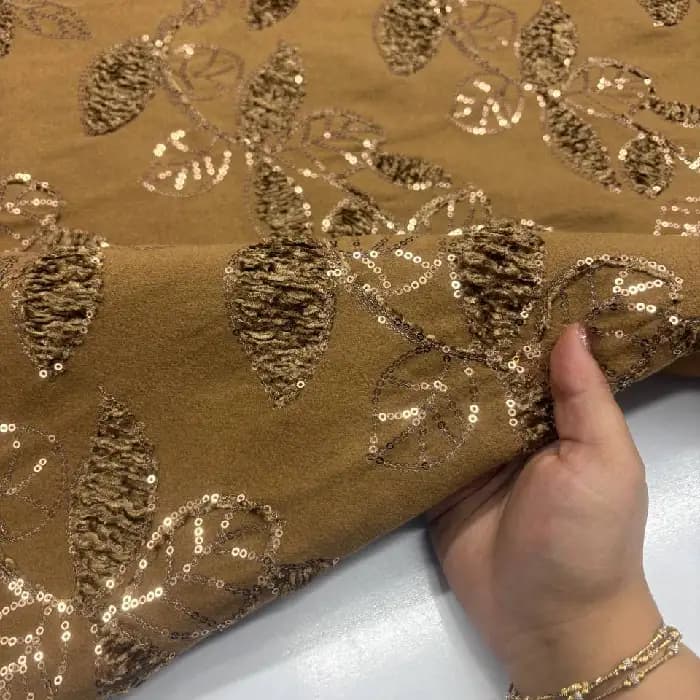 فوتر کره ای گلدوزی رنگ شتری — تصویر ۳