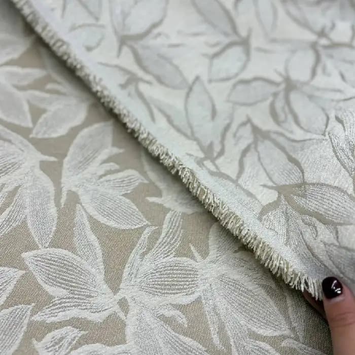 مخمل شانل طرح برگ دو رو رنگ کرم — تصویر ۵