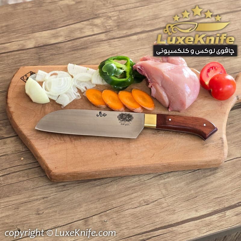 چاقوی سانتوکو استاد عرفان منش ( تیغه استیل فولاد و دسته چوب پادوک ) + جعبه — تصویر ۴