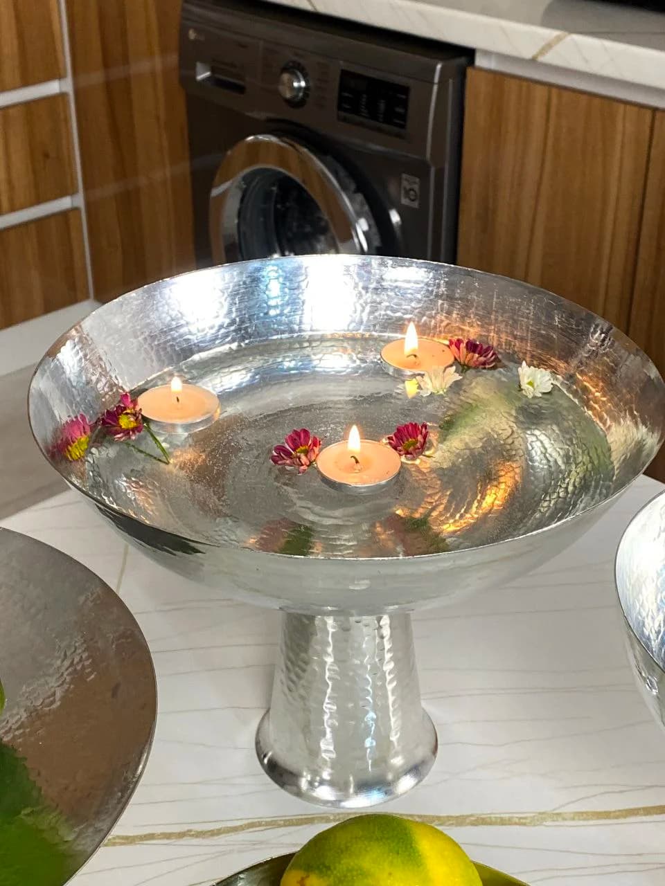 میوه خوری مسی دست ساز پایه بلند قلع شده — تصویر ۲