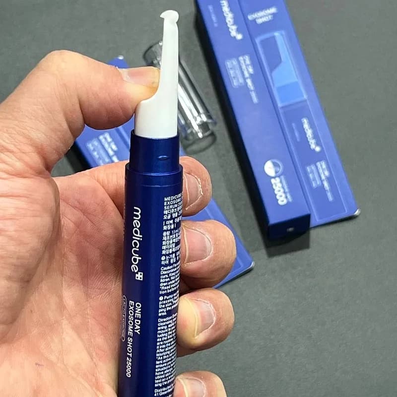 سرم کنترل منافذ مدی کیوب MEDICUBE مدل One Day Exosome Shot 2500 — تصویر ۲