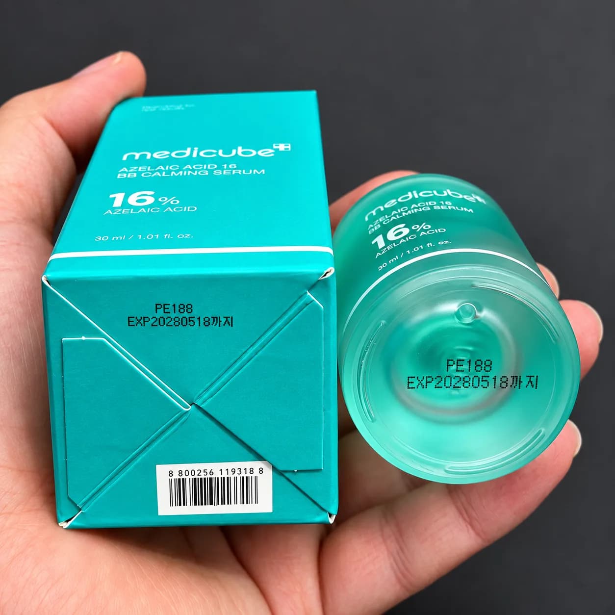سرم ضد جوش آزالئیک اسید 16% مدی کیوب MEDICUBE حجم 30 میلی لیتر — تصویر ۳