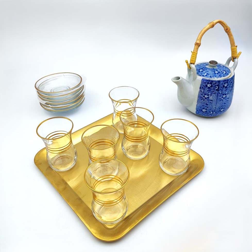 فنجان و نعلبکی کمرباریک لبه طلایی پاشاباغچه