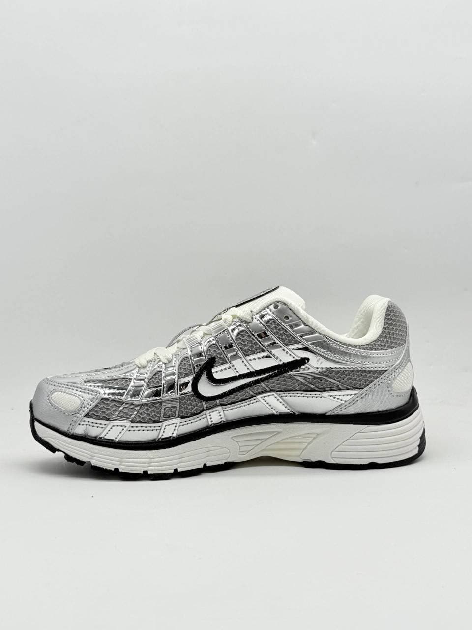 کفش نایک p6000نقره ای Nike p6000 silver shoes — تصویر ۳