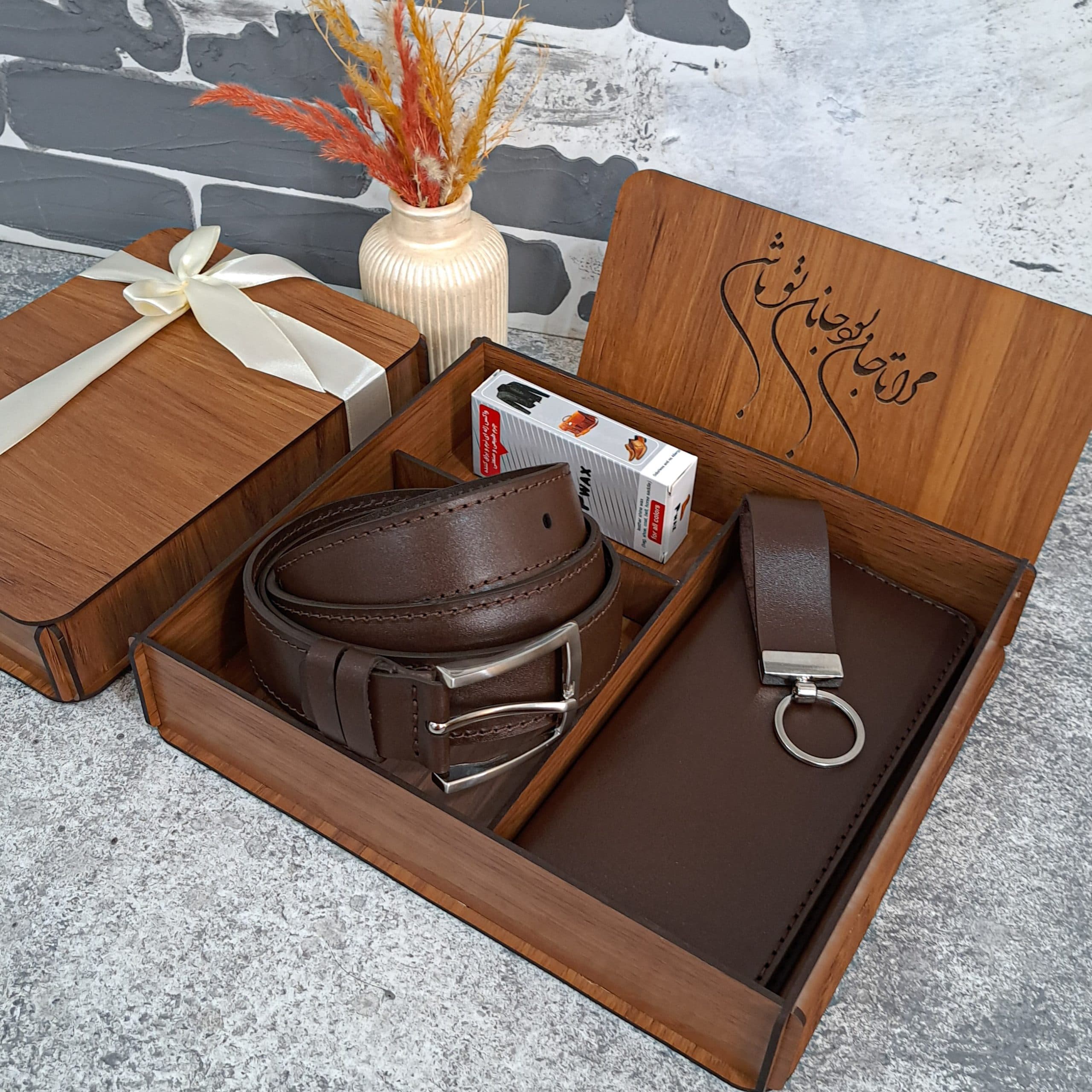 ست هدیه چرم مردانه چرم طبیعی کیف پول و کمربند چرم طبیعی مدل 3 تیکه کتی