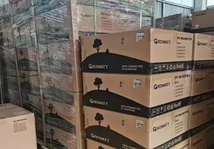 اینورتر هیبرید تکفاز 12KW با شارژر 250 آمپر MPPT با قابلیت موازی سازی مدل SPE 12000 ES — تصویر ۴