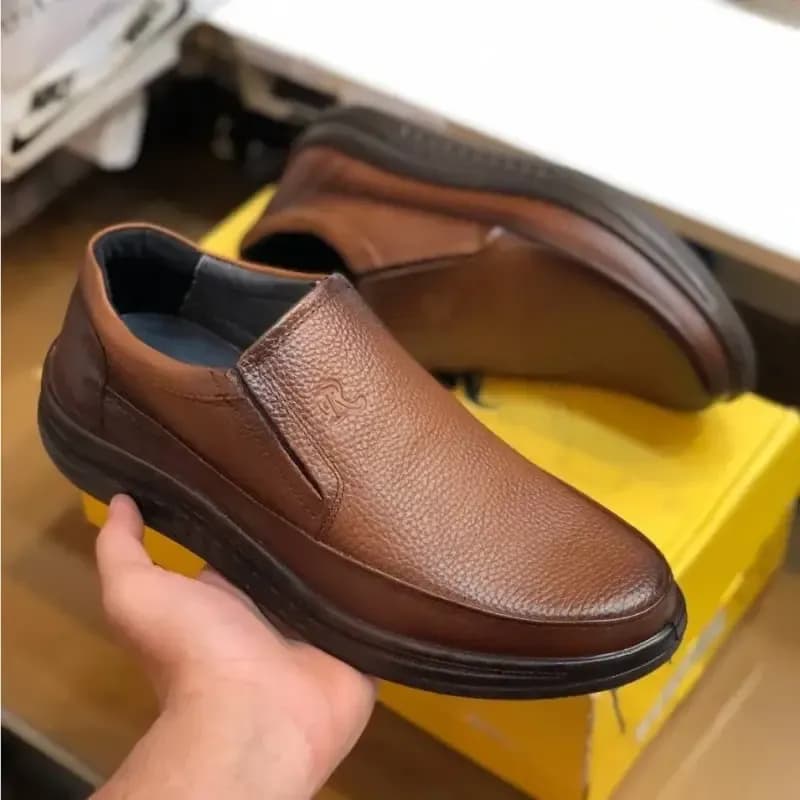 کفش چرم مردانه مدل گالاس عسلی تمام چرم طبیعی گاوی با زیره طبی — تصویر ۷