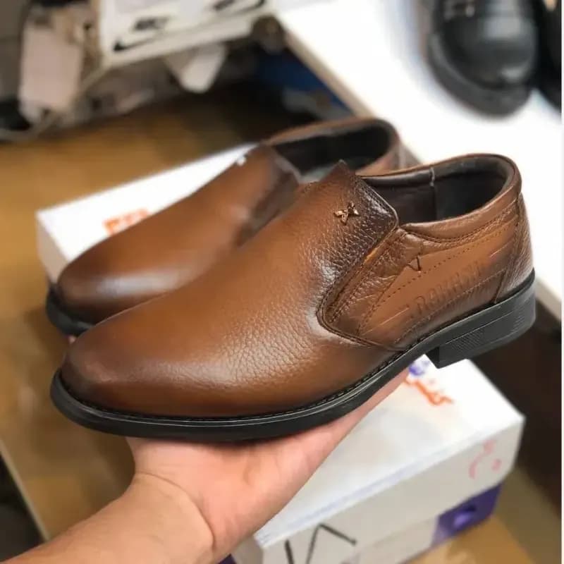 کفش چرم مردانه مجلسی رخشی عسلی کلاسیک رویه چرم طبیعی گاوی زیره لاستیکی نشکن و ضد سایش — تصویر ۸