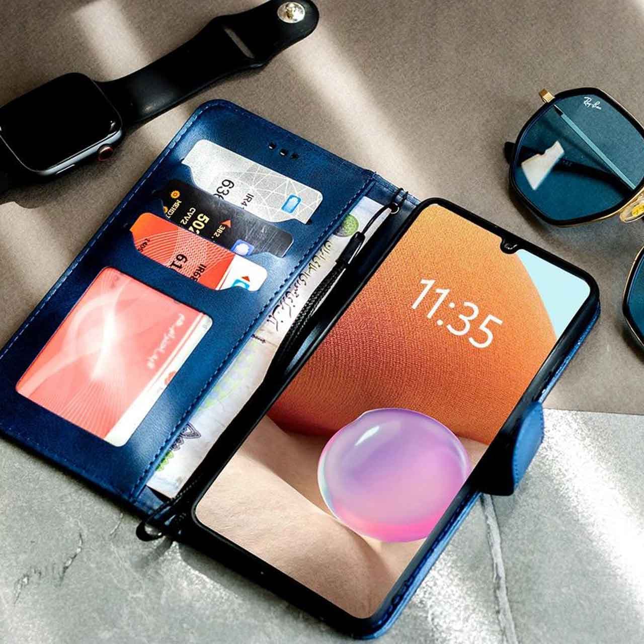 کیف کلاسوری چرمی با درب آهنربایی و دارای جای کارت مناسب برای گوشی های سامسونگ(سری A) — تصویر ۵