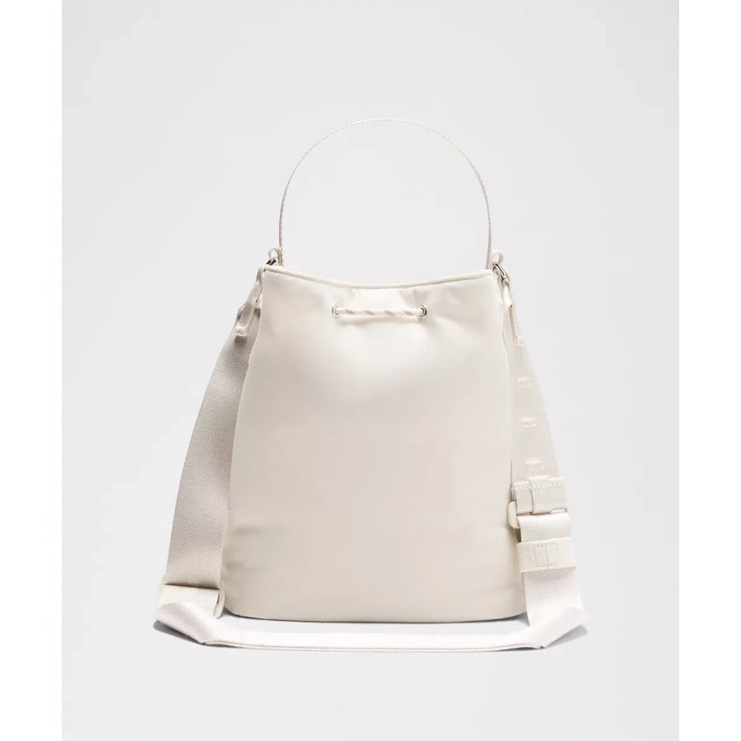 کیف کراس بادی لولولمون Drawstring Bucket Crossbody Bag 5L — تصویر ۳