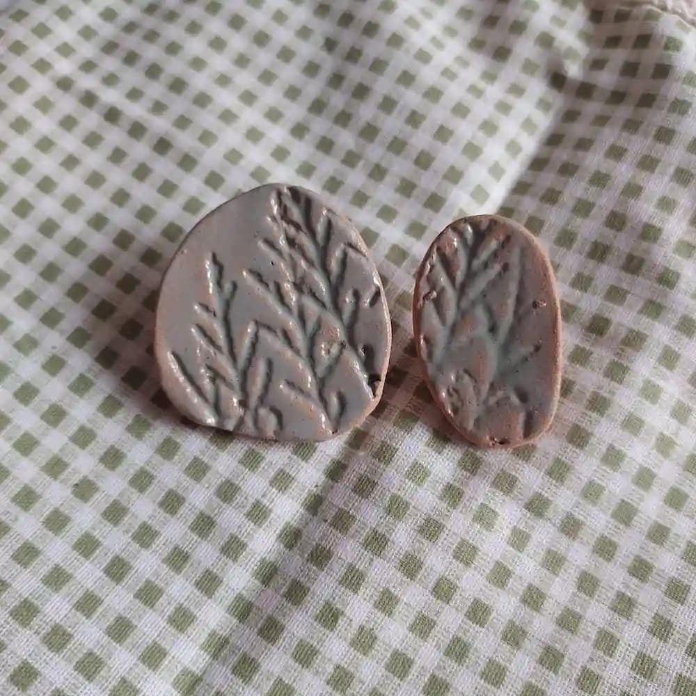 گوشواره میخی سرامیکی دست ساز ـ طرح برگ ـ کد ۱