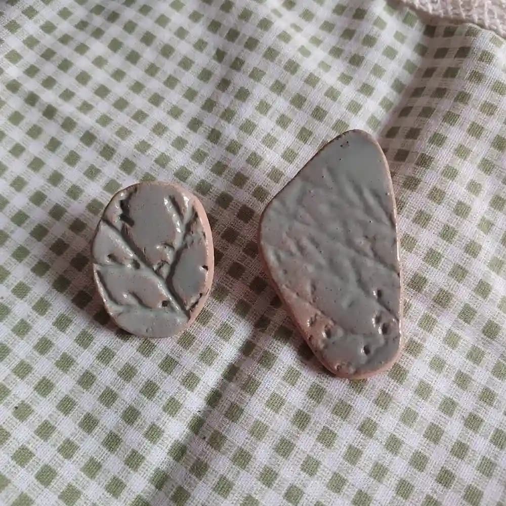 گوشواره میخی سرامیکی دست ساز ـ طرح برگ ـ کد 3