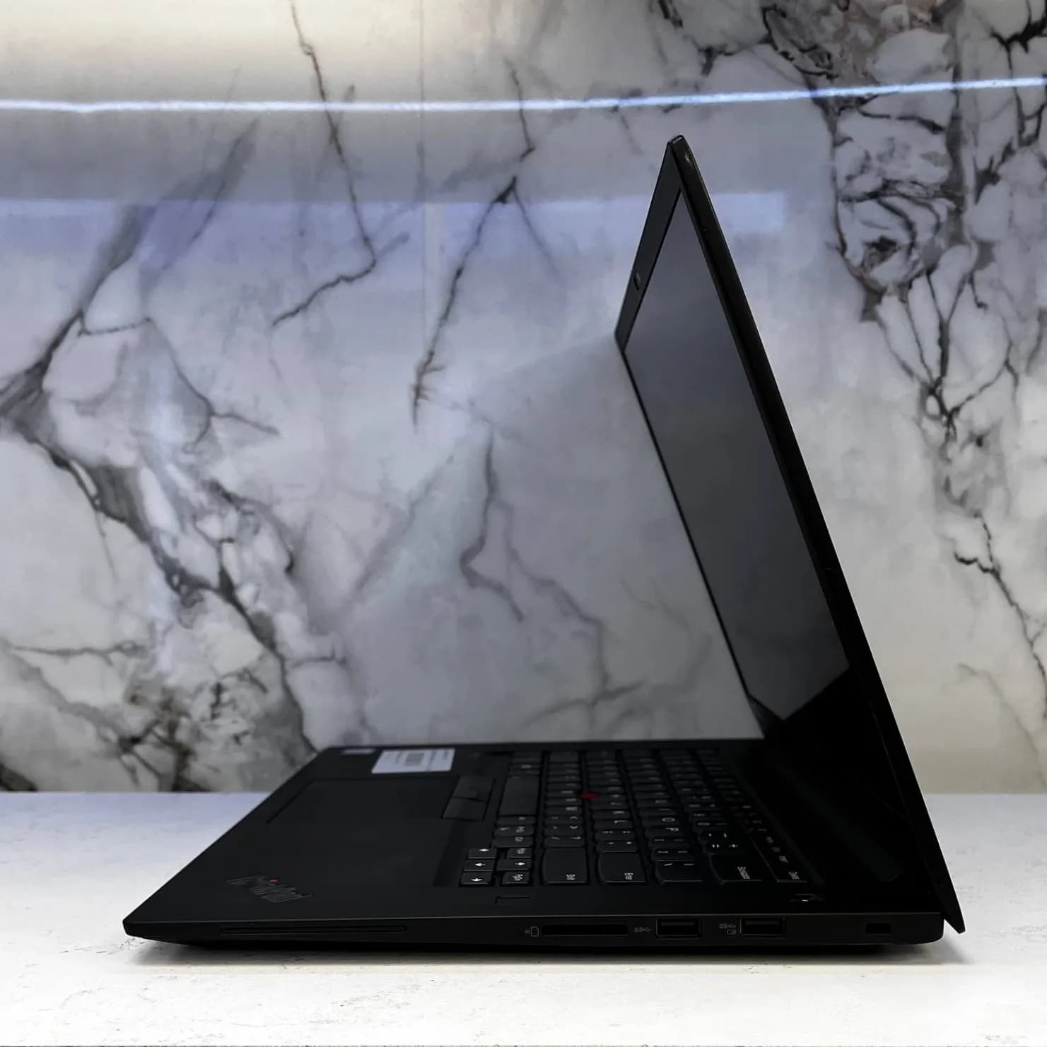 لپ تاپ استوک Lenovo X1 EXTREME | 15.6″ FHD | Core I7-9850H | 16GB RAM | 512GB SSD | 4GB GTX1650 — تصویر ۳
