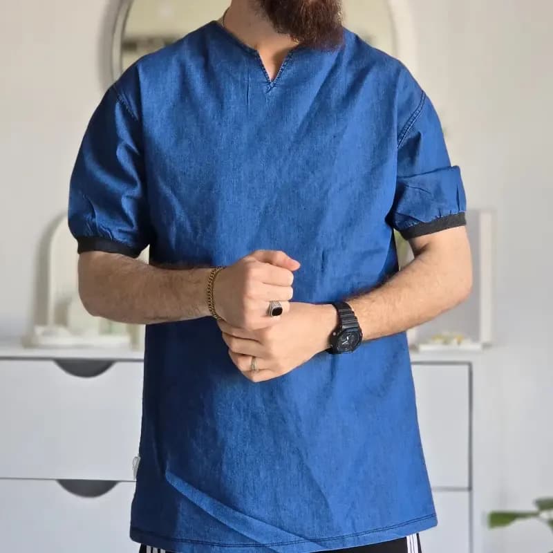 تیشرت مردانه یقه کوبایی لی کاغذی آستین کش رنگ آبی و ذغالی — تصویر ۵