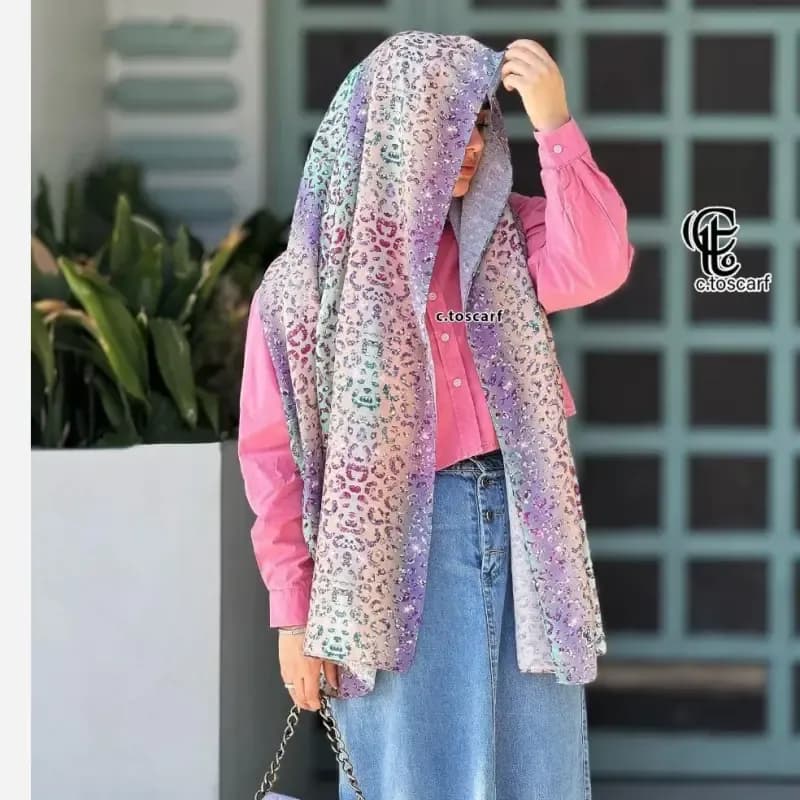 شال نخ کاستوم طرح آنجل رنگ گلبهی قواره 200×70 — تصویر ۴