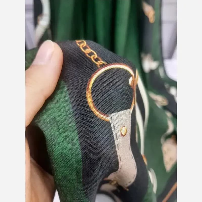 روسری نخ کاستوم طرح دیانا طوسی قواره بزرگ 140 سانتیمتر سیتو — تصویر ۵