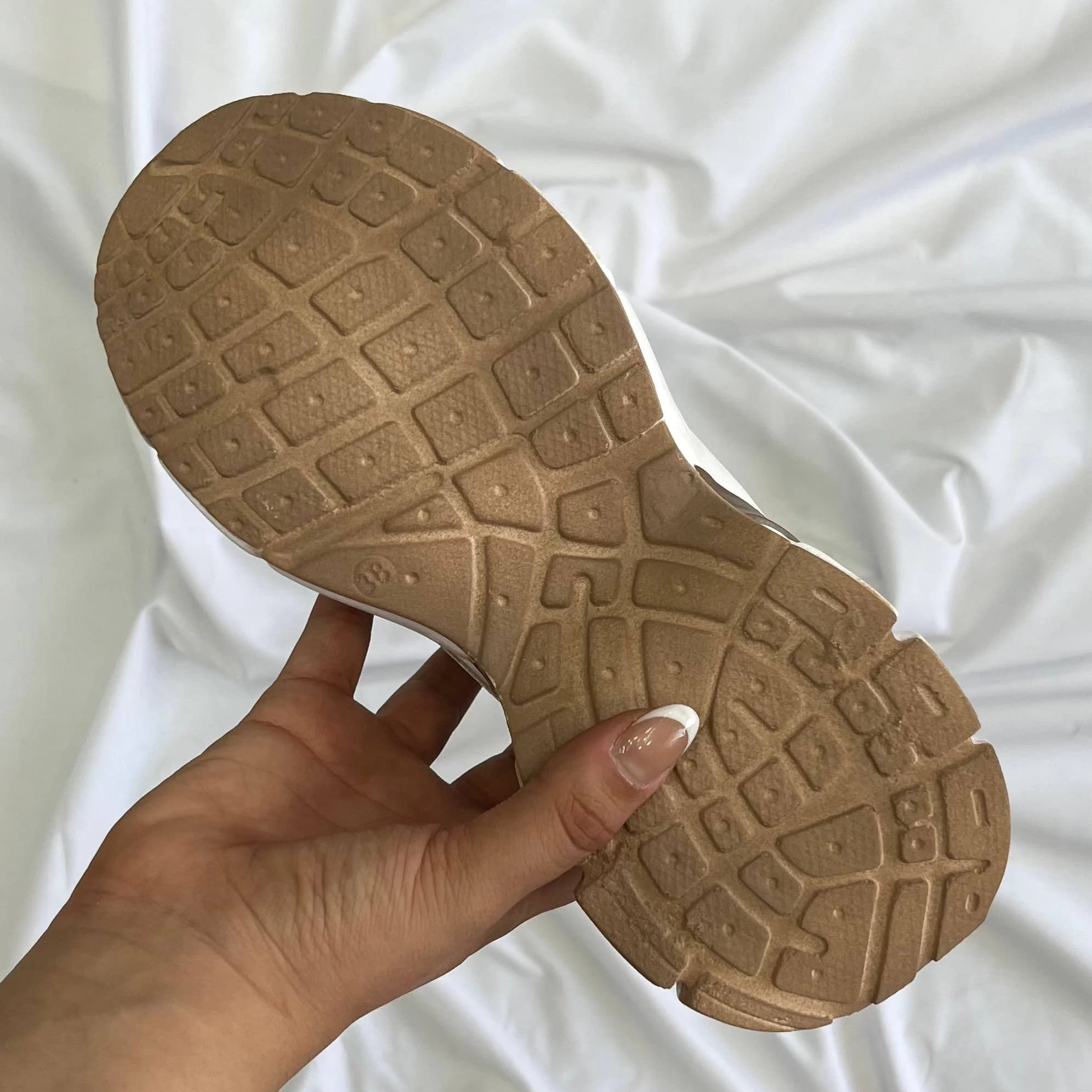 کتونی سفید خردلی نیوبالانس 740 زنانه کد 656 — تصویر ۸