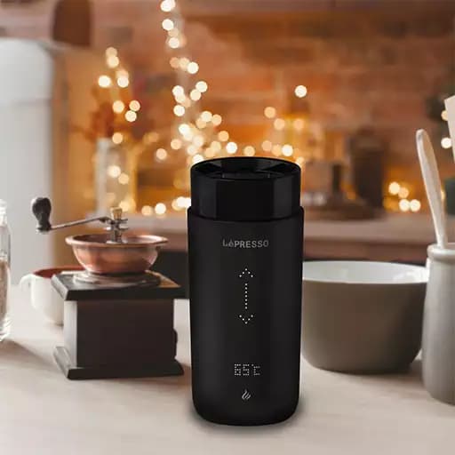 ماگ گرمایشی مسافرتی هوشمند LP035 لپرسو مدل LPCFFM0035 — تصویر ۲