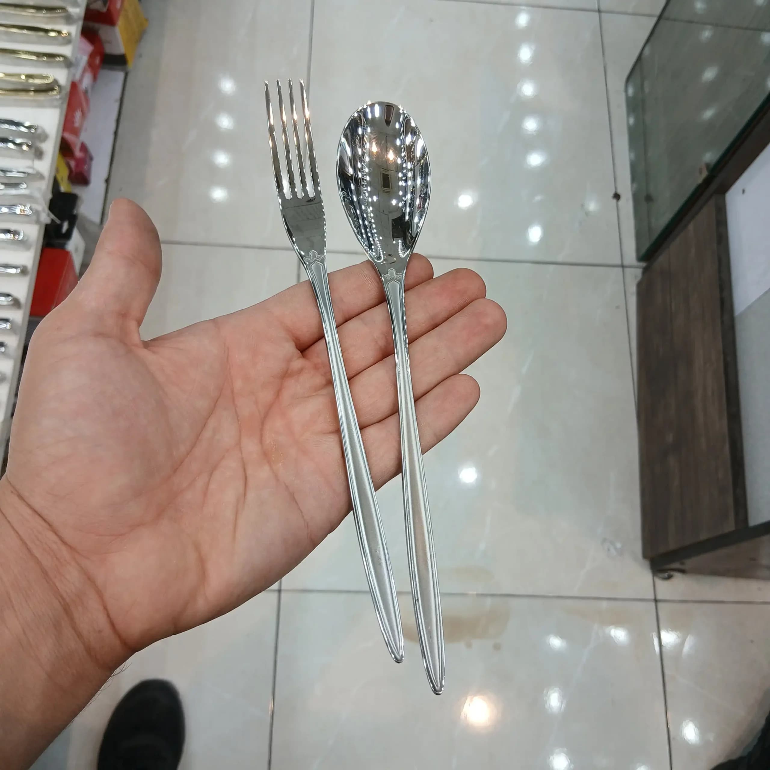 قاشق و چنگال غذاخوری 12 پارچه ورسا مدل 144s — تصویر ۴
