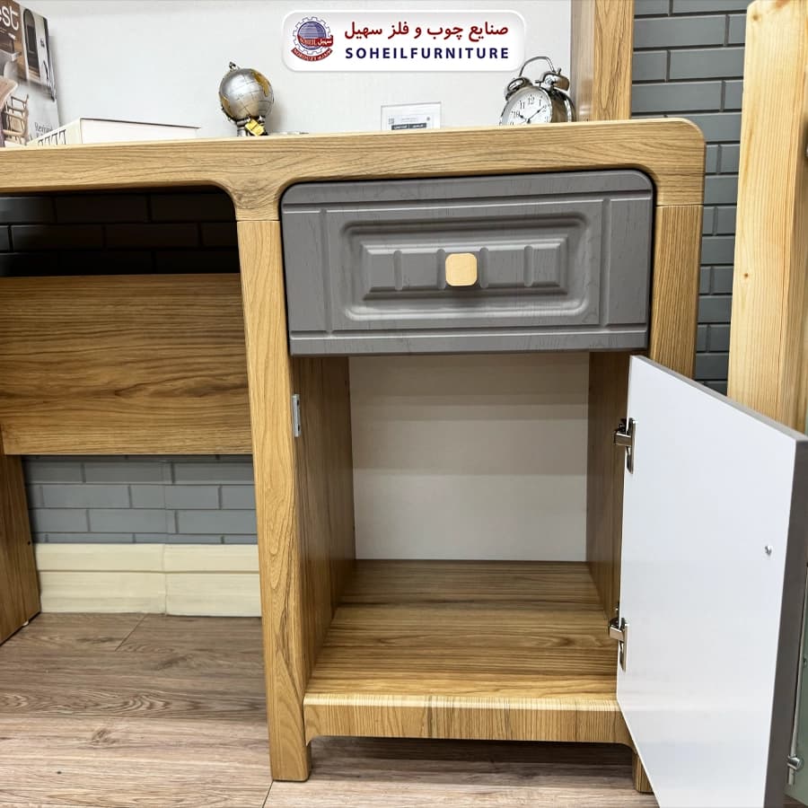 میز تحریر دیاکو — تصویر ۶