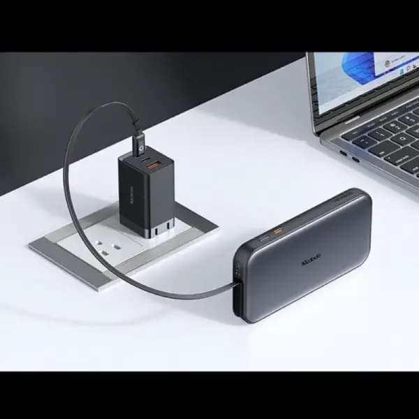 پاوربانک 10000 هزار 45 وات بیسوس مدل Mcdodo MC-5920 10000mAh 45W LED — تصویر ۵