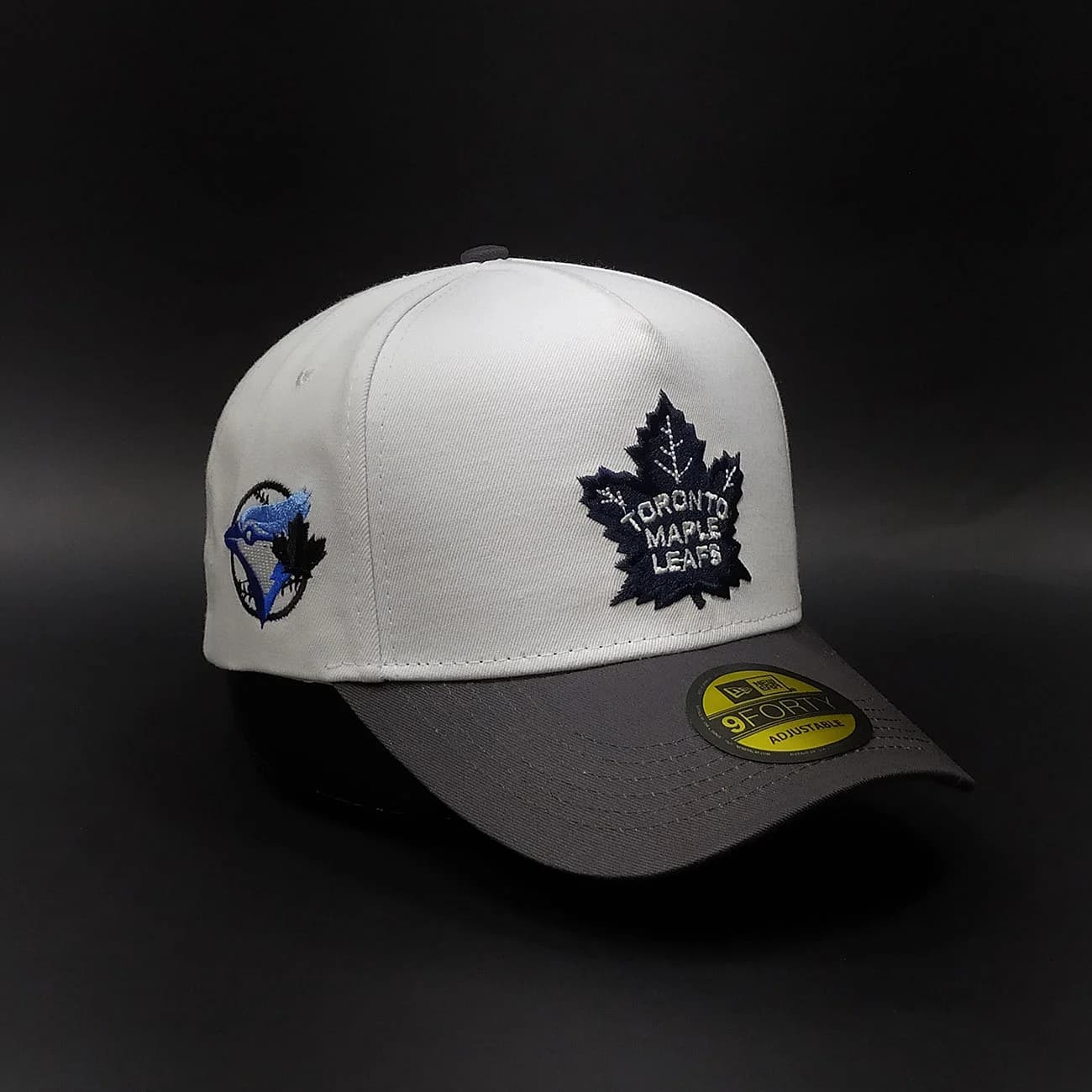 کلاه بیسبالی تاجدار دو رنگ Toronto Maple Leafs مدل Major League | کلاه اسپرت با لوگوی برگ افرا — تصویر ۲