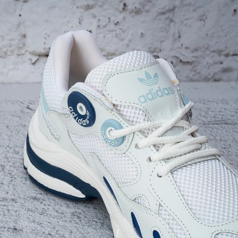 آدیداس آستیر سفید سرمه ای زنانه (Adidas Astir Navy White) — تصویر ۷