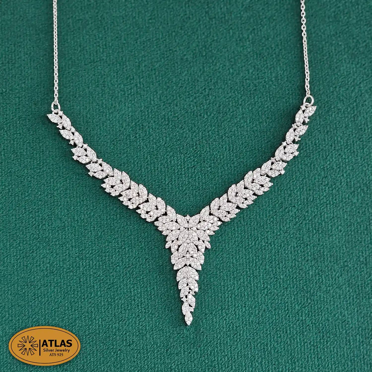 سرویس نقره زنجیری زنانه با نگین های برلیان 20.9 گرمی نقره اصل 925 — تصویر ۲