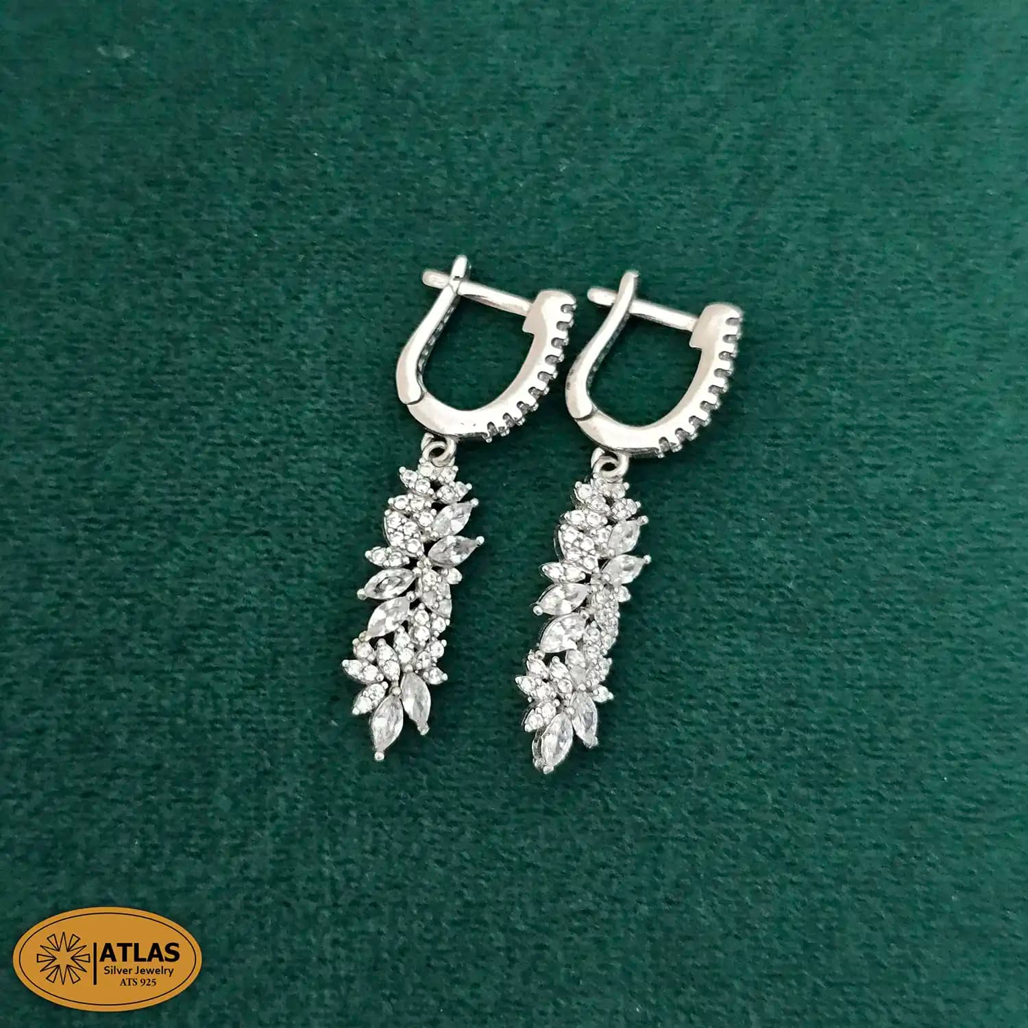 سرویس نقره جواهری زنانه مجلسی نگین های مارکیز و برلیان 31.9 گرمی نقره اصل 925 — تصویر ۴
