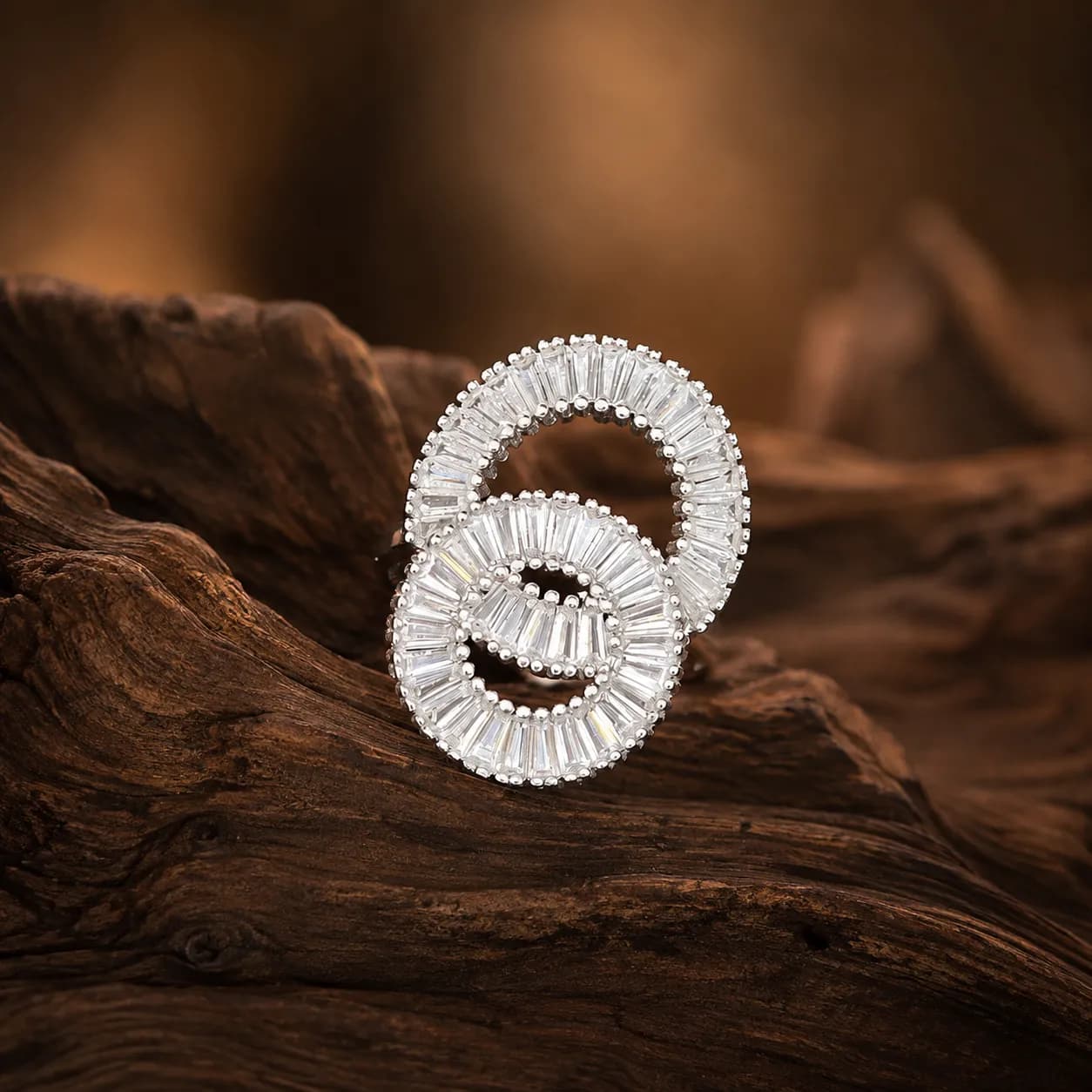 انگشتر نقره زنانه مجلسی با نگین های باگت 5.3 گرمی نقره اصل 925 — تصویر ۲