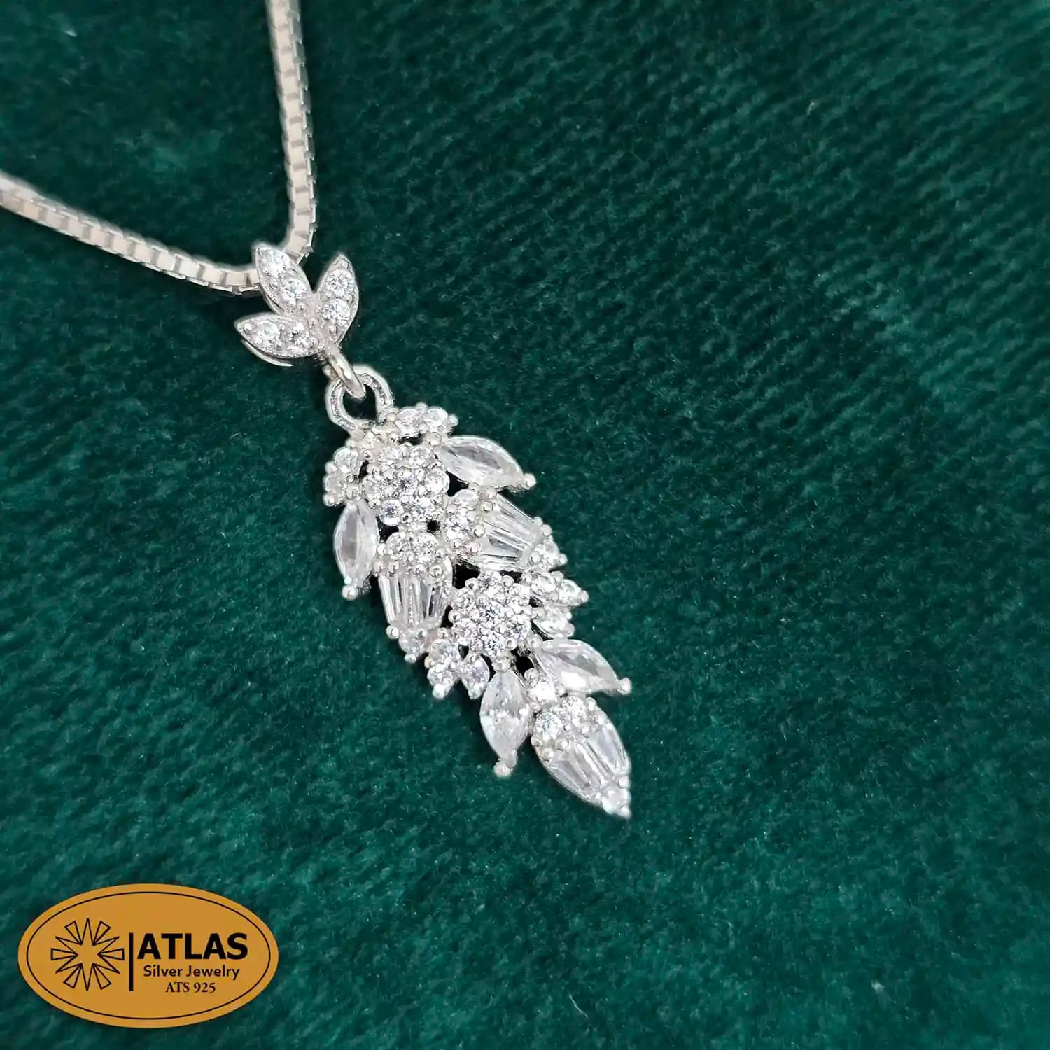نیم ست نقره جواهری زنانه با نگین های برلیان 6.5 گرمی نقره اصل 925 — تصویر ۲