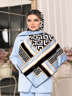روسری نخی سایز ۱۲۰ سفید ورساچه با نوار سرخابی کد SC37 — تصویر ۷