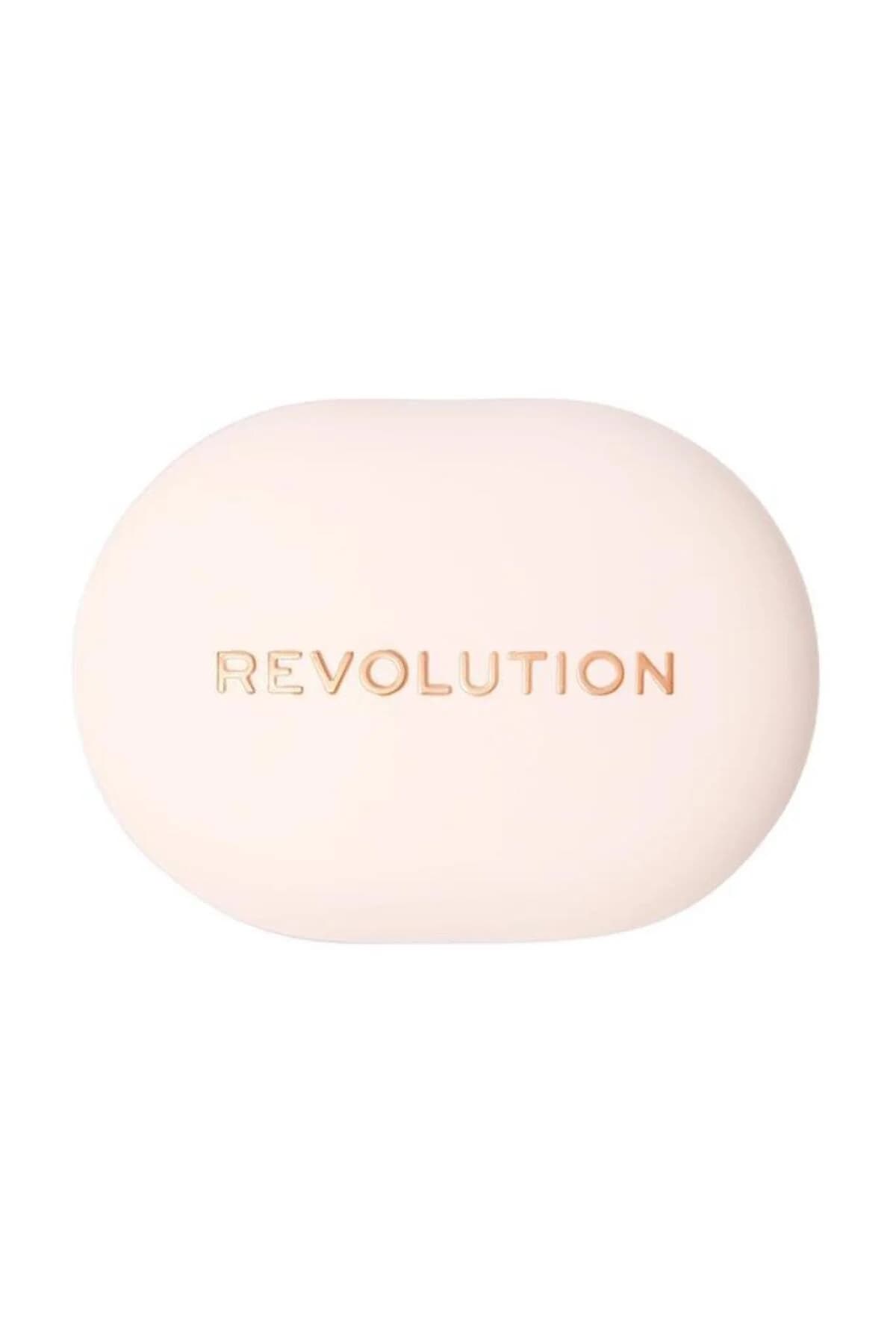 پودر فشرده رولوشن Revolution مدل Pops Translucent کد RV0008 بژ — تصویر ۲