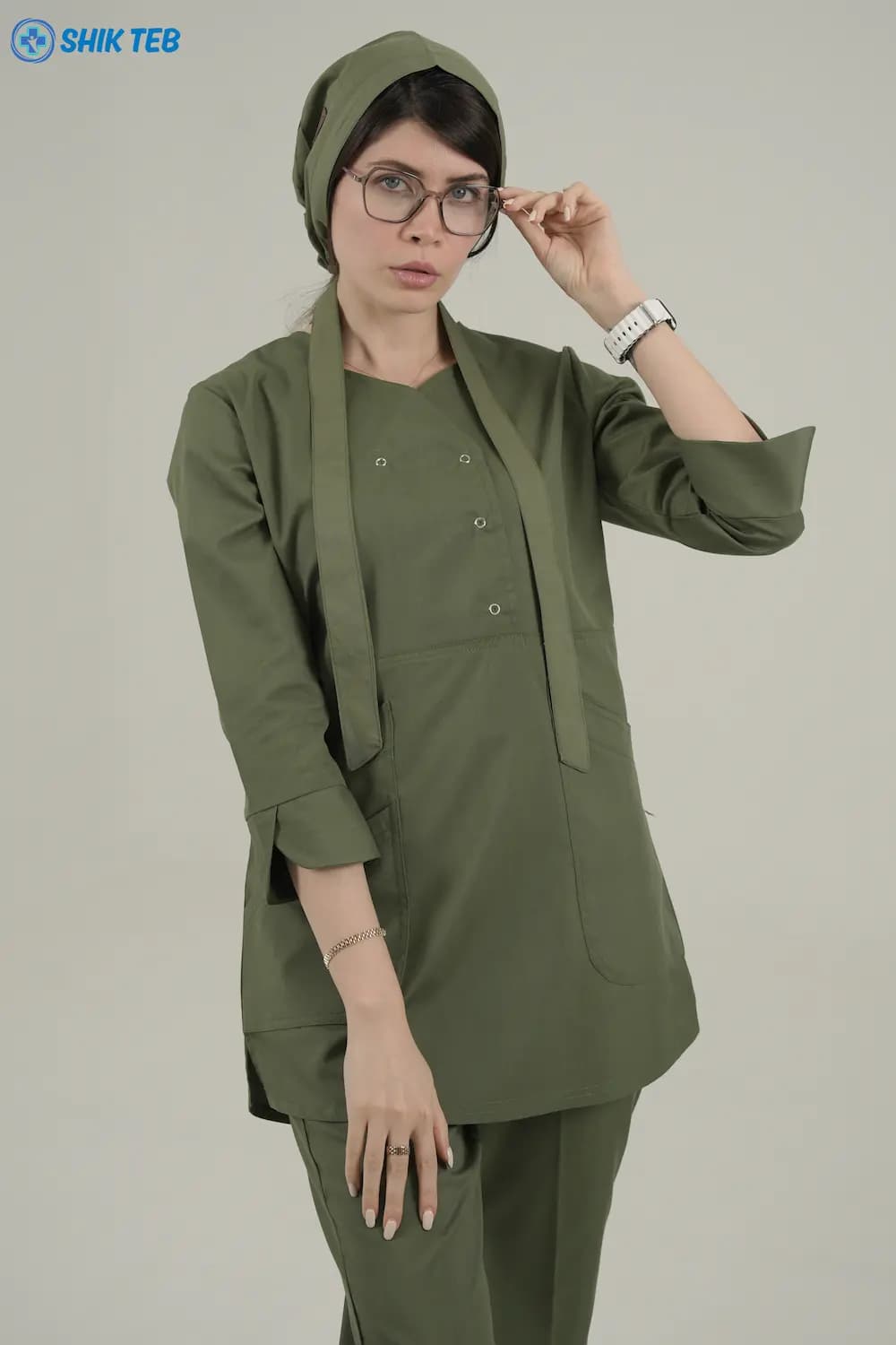 اسکراب پزشکی آستین سه ربع زنانه رنگ سبز پستهای